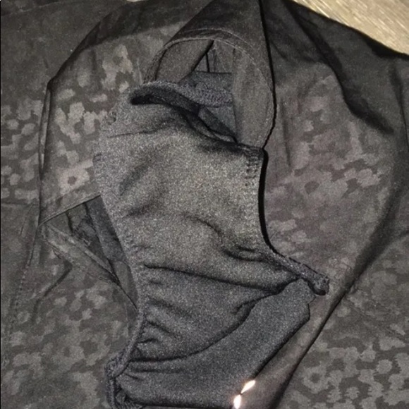 Old Navy dolphin hem shorts - Picture 6 of 8